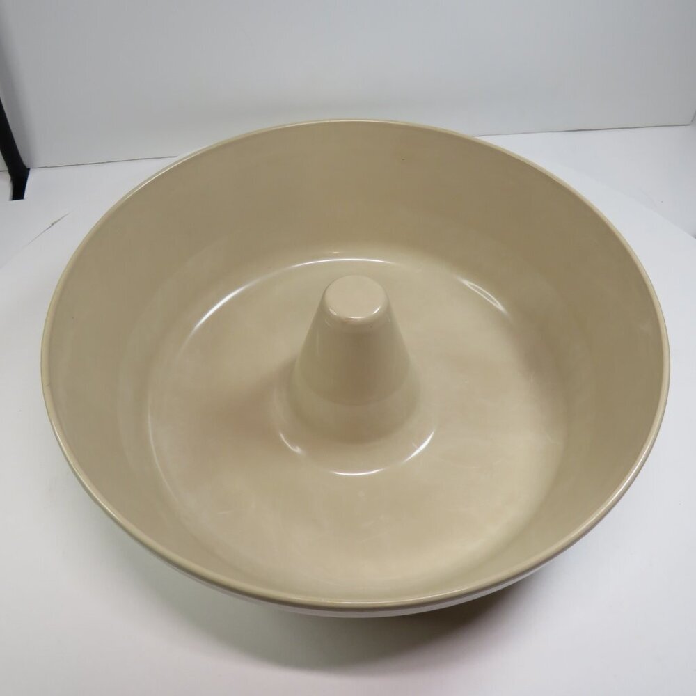 Vintage Anchor Hocking MicroWare Bundt Pan Ring